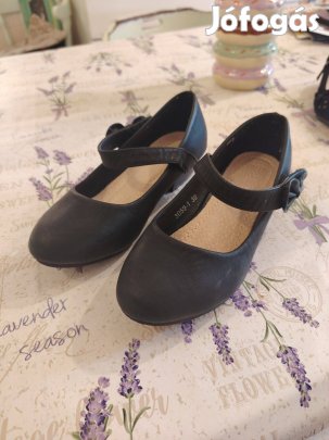 Lány 30-as cipő