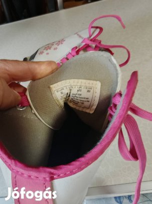 Lány korcsolya 32-es