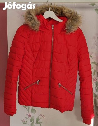 Lány piros télikabát 165-ös használt, jó állapotú