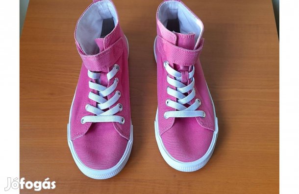 Lány tornacipő, 31-es, sportcipő, váltó cipő, iskolai cipő, újszerű,