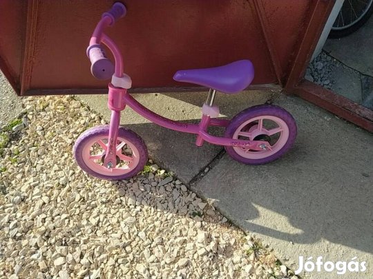 Lanyka futó bicikli 