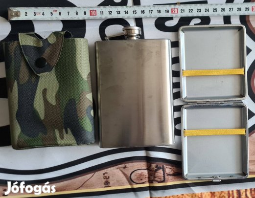 Lapos üveg terepszínű tokba + terepszínű cigaretta tartó
