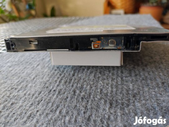 Laptopba optikai meghajtó