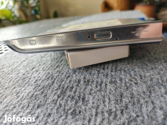 Laptopba optikai meghajtó