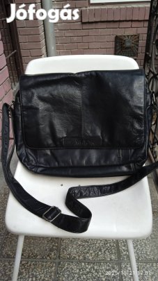 Lasocki nagyméretű márkás valódi puha fekete bőrtáska hibátlanul