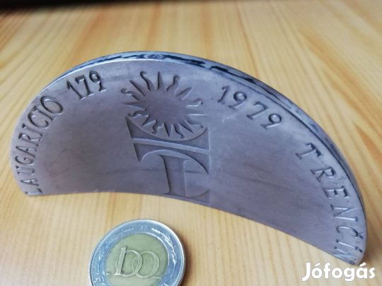 Laugaricio-Trencsén 179-1979 ezüstpatinázott jubileumi plakett