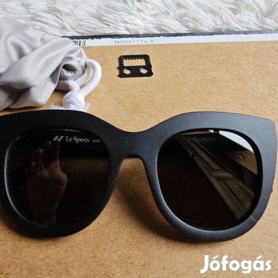 Le Specs nöi napszemüveg teljesen új gyári zsákjában