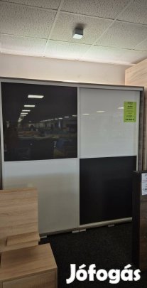 Leárazott gardróbszekrény Queen