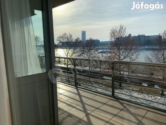 Lechner Ödön fasornál kiadó nagy erkélyes lakás