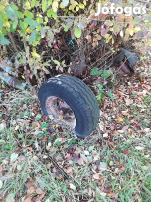 Légfékes osztrák trágyaszóró híd 2db felnivel eladó!