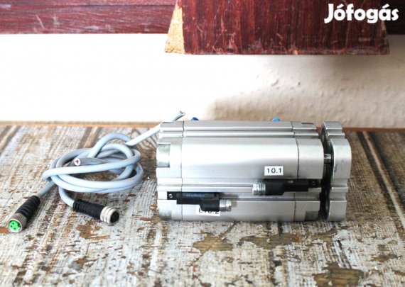 Léghenger pneumatikus munkahenger vezetett Festo ( 6859 )