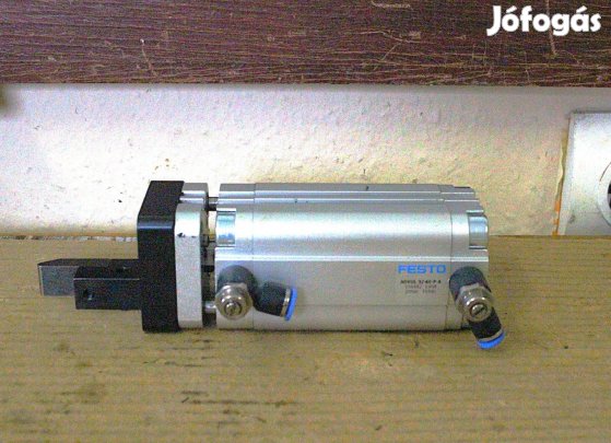 Léghenger pneumatikus munkahenger vezetett Festo ( 7140 )