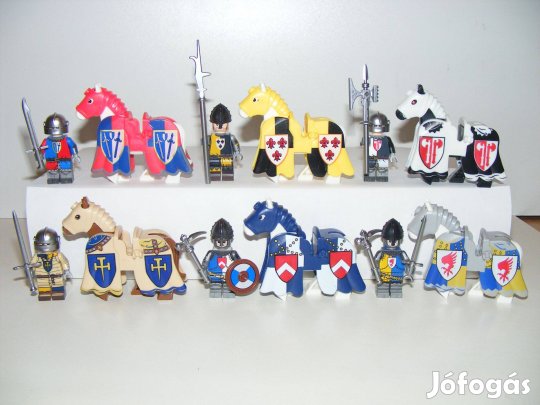 Lego Castle figurák lovag katona harci Ló lovak lóterítő fejvédő 6+6db