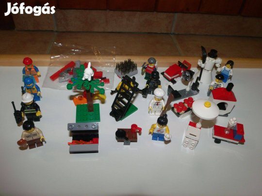 Lego City 7724 Adventi kalendárium 2008 naptár karácsonyfa hóember