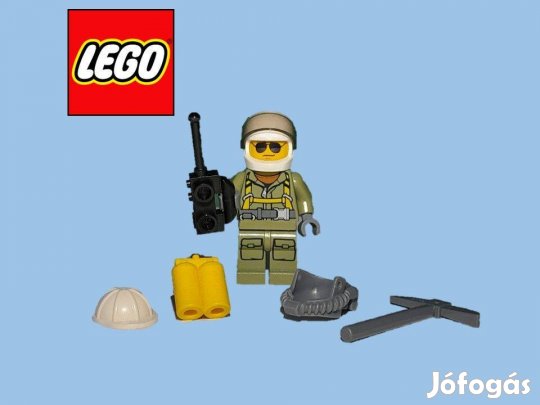 Lego City - Szállítóhelikopter pilóta minifigura (60123)