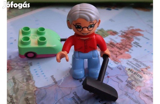 Lego Duplo nagymama és porszívó figura