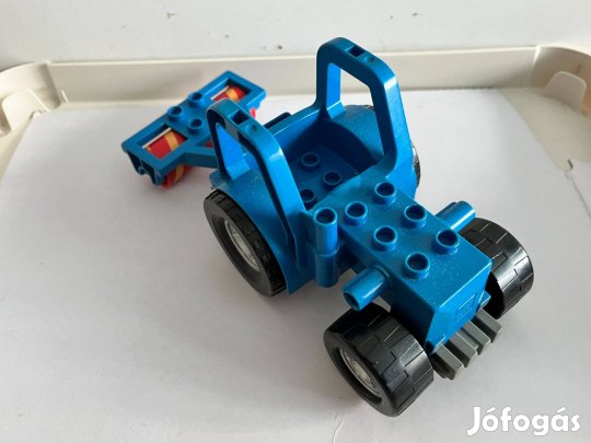 Lego Duplo traktor boronával