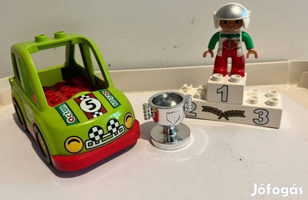 Lego Duplo versenyautó + kupa + dobogó + figura