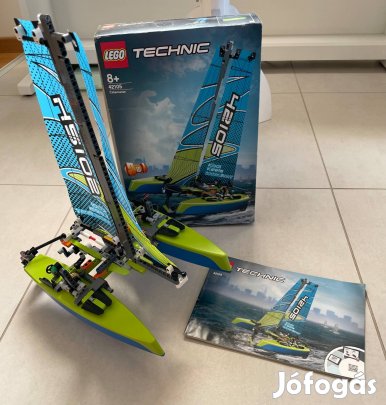 Lego Technic Catamaran (42105)