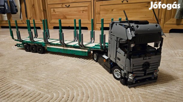 Lego Technic Mercedes kamion pótkocsival
