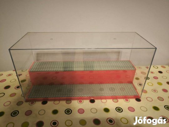 Lego hivatalos figura display nagyon szép állapotban eladó!