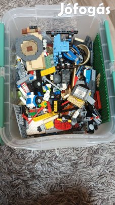 Lego vegyesen 24 literes dobozban