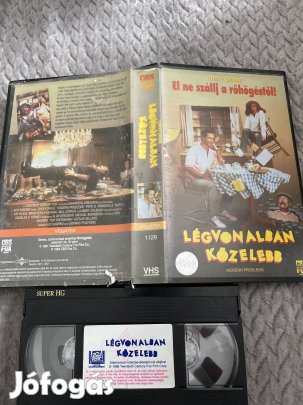 Légvonalban közelebb vhs nagytok vigjáték