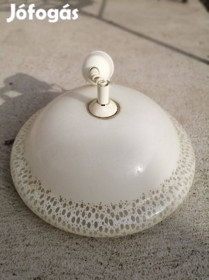 Lehúzhatós mennyezeti lámpa