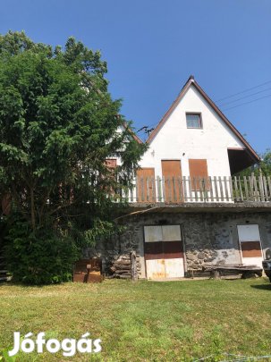 Lélegzetelállító panoráma, présház a hegytetőn!