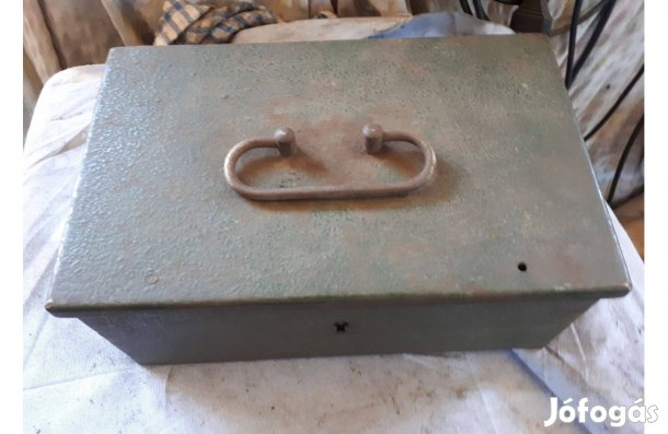 Lemez kazetta 26x17x11 cm -es eladó !