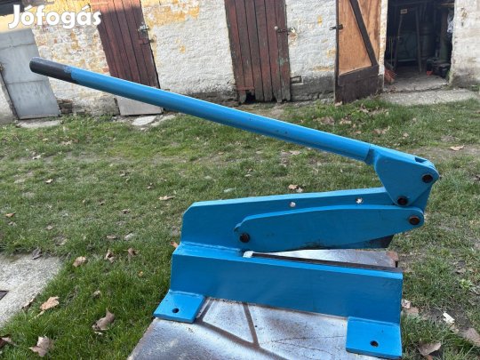 Lemezvágó felújított,asztallal együtt 