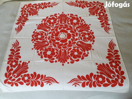 Len terítő, festett, piros kalotaszegi mintával