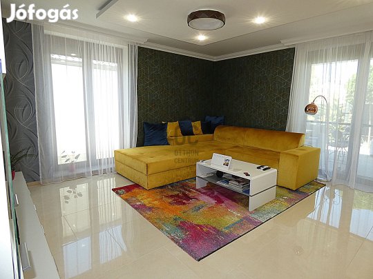 Lenc-telepen eladó családi ház! Nagy családdal-kis családdal vagy kétg