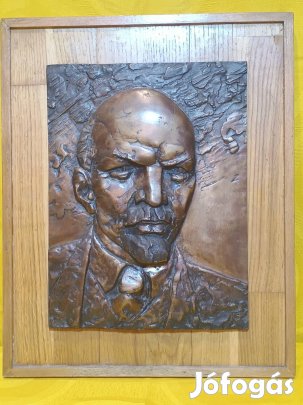Lenin bronz dombormű Csíkszentmihályi Róbert alkotása