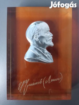 Lenin emlékplakett borostyánszínű akrilban