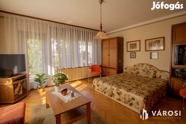 Lentiben, csendes utcában eladó egy szép családi ház!