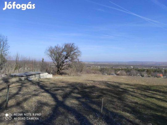 Lenyűgöző, panorámás, könnyen megközelíthető telek
