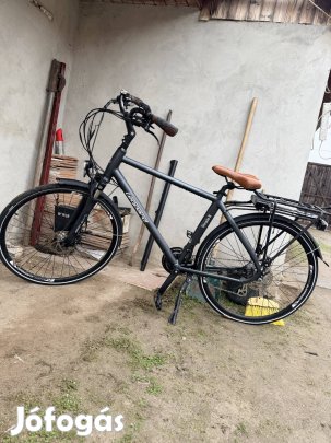 Leopard Strada II trekking kerékpár 28"