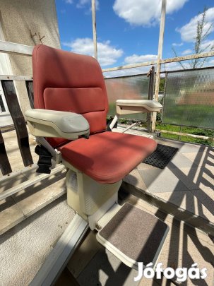 Lépcsőlift hibátlan állapotban