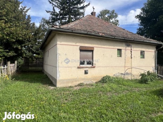 Lepsény, 2 és fél szobás családiház nagy telekkel eladó