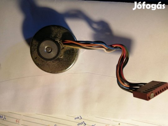 Léptető motor (DR)