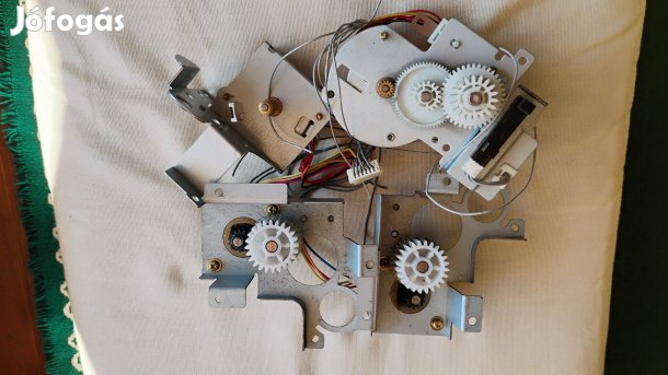 Léptetőmotor 4 darab 2db. azonos