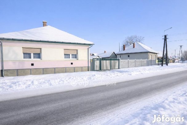 Létavértesi 100 nm-es ház eladó