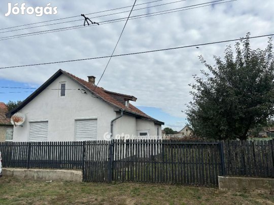 Létavértesi eladó 90 nm-es ház