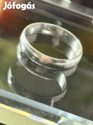 Letisztult formájú ezüst gyűrű