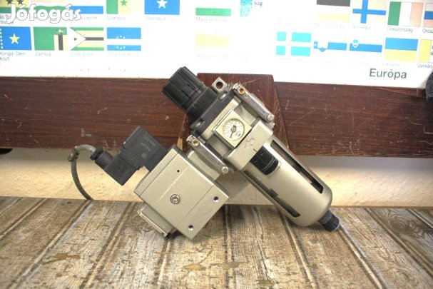 Levegőelőkészítő nyomásszabályzó vízleválasztó SMC ( 6807 )