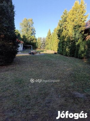 Leveleki 140 nm-es ház eladó