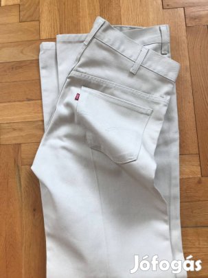 Lewi's világos színű, bőszárú farmer!