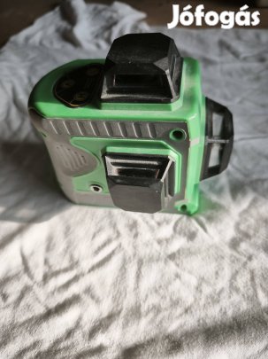 Lézeres szintező zöld színű. 