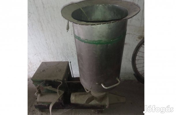 Libatömőgép eladó Kiskunfélegyházán